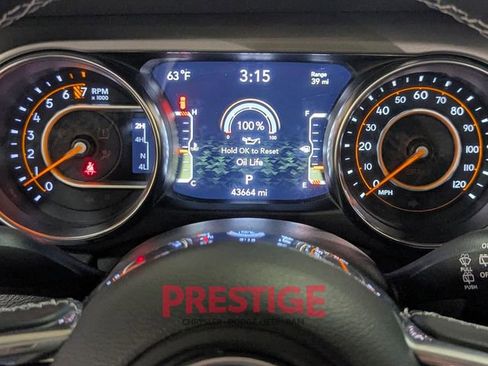 Used 2022 Jeep Wrangler Unlimited Sahara image 16