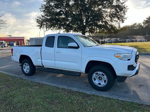 Used 2020 Toyota Tacoma SR image 7