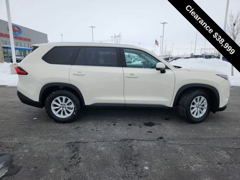 Used 2024 Toyota Grand Highlander XLE image 9