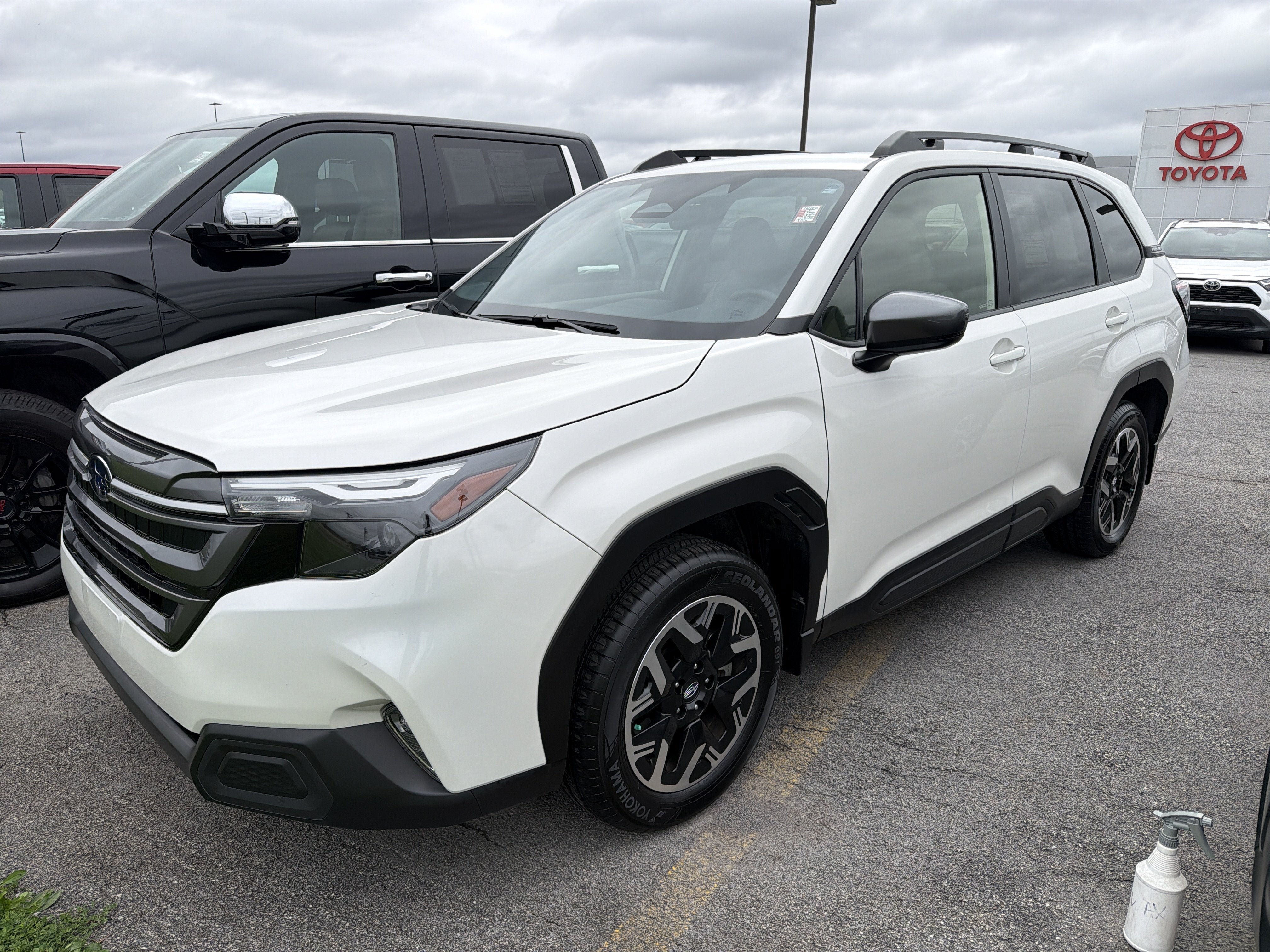 Used 2025 Subaru Forester Premium w/ Convenience Package #2 AWD/4WD image 4