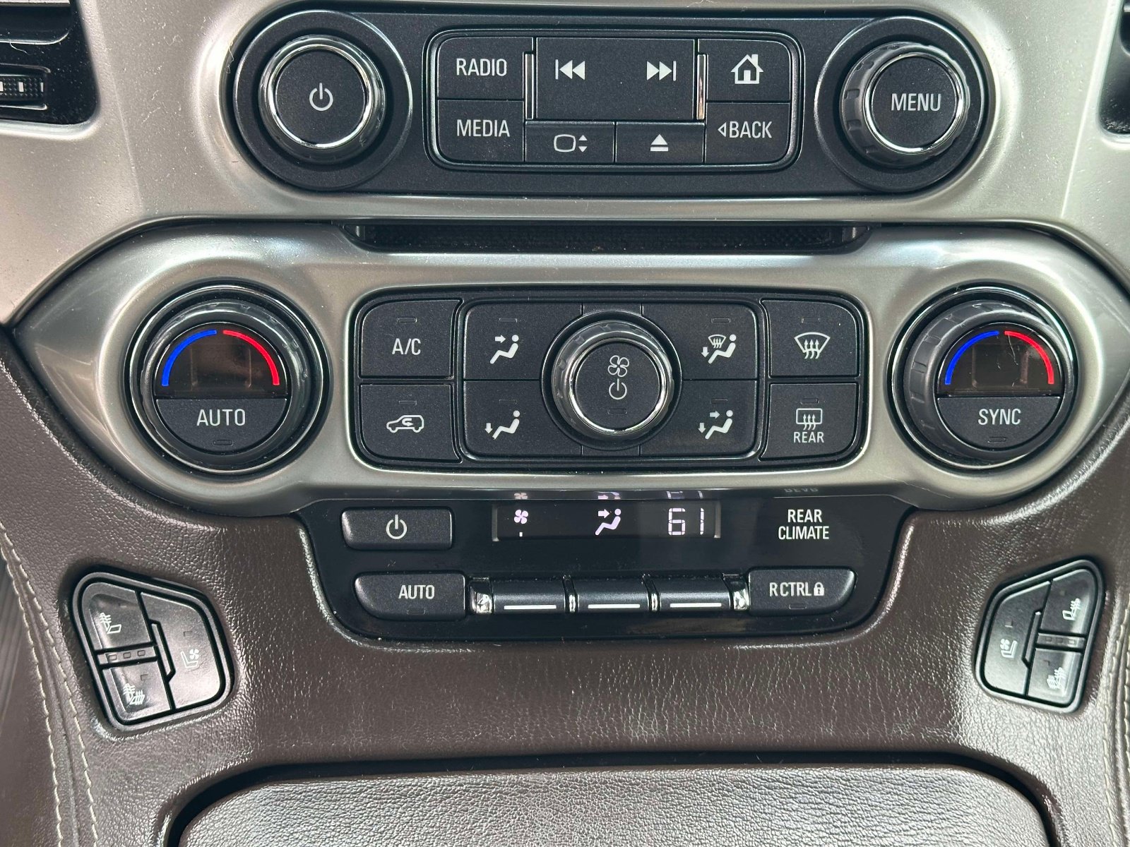 Used 2019 Chevrolet Suburban Premier AWD/4WD image 12