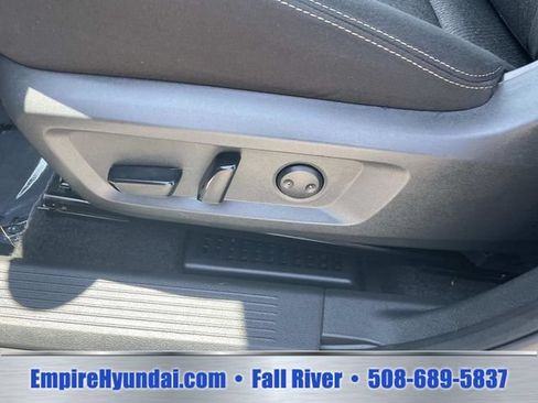 Used 2024 Nissan Rogue SV AWD/4WD image 19