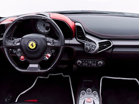 Used 2014 Ferrari 458 Spider RWD image 71