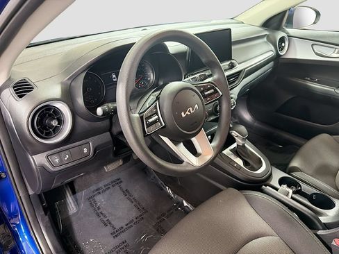 Used 2024 Kia Forte LXS w/ LXS Technology Package FWD image 11