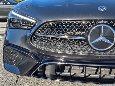Used 2025 Mercedes-Benz CLE 300 4MATIC Cabriolet image 11