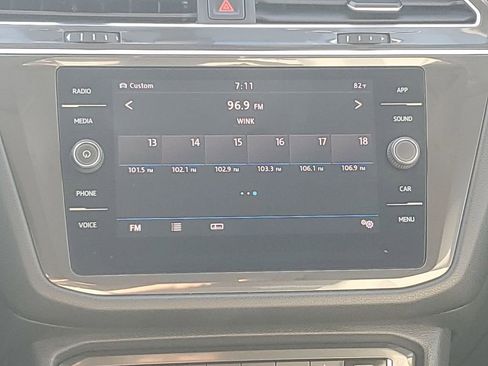 Used 2019 Volkswagen Tiguan SE image 27
