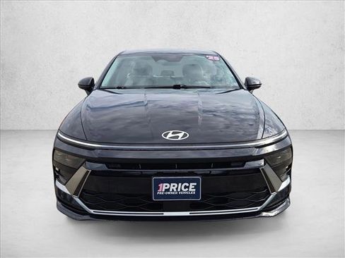 Used 2025 Hyundai Sonata SEL FWD image 2