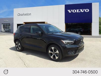 New 2025 Volvo XC40 B5 Plus w/ Climate Package