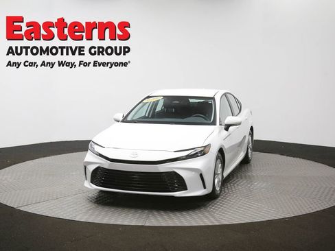 Used 2025 Toyota Camry LE FWD image 53
