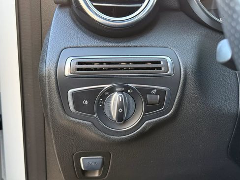 Used 2019 Mercedes-Benz GLC 350e 4MATIC image 29