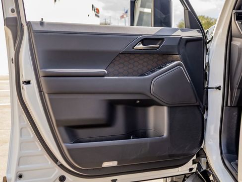 Used 2026 Lexus GX 550 w/ Cold Area Package image 36