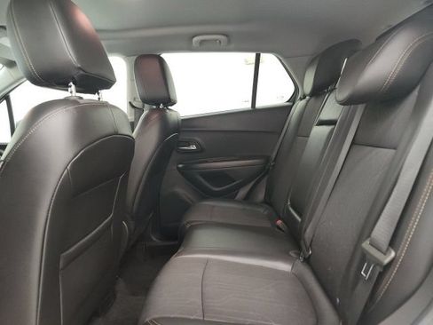 Used 2019 Chevrolet Trax LT w/ LT Convenience Package FWD image 10