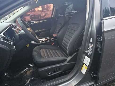 Used 2013 Ford Fusion SE image 9