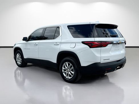 Used 2022 Chevrolet Traverse LS w/ LPO, Cargo Package FWD image 5