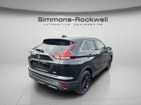 Used 2023 Mitsubishi Eclipse Cross LE AWD/4WD image 5