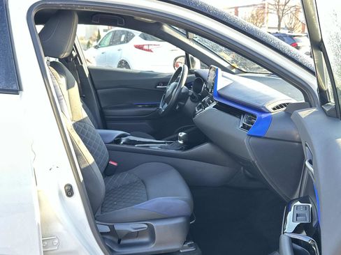 Used 2020 Toyota C-HR XLE image 14