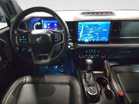 Used 2023 Ford Bronco Badlands AWD/4WD image 11