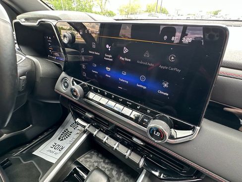 Used 2024 Chevrolet Colorado Z71 w/ Z71 Convenience Package 2 image 14