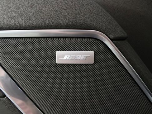 New 2026 GMC Sierra 1500 SLT image 17