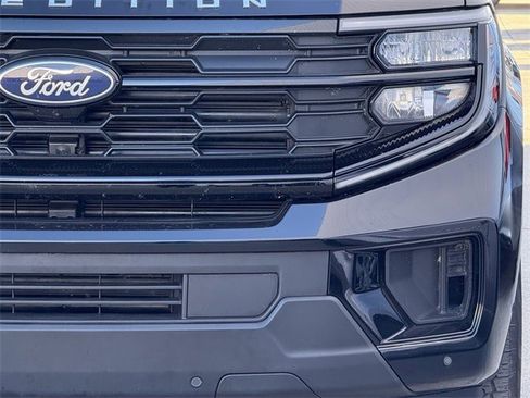 Used 2025 Ford Expedition Active image 8