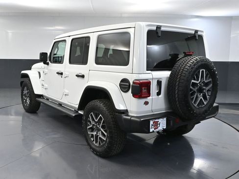 Used 2024 Jeep Wrangler Unlimited Sahara w/ Technology Group AWD/4WD image 9