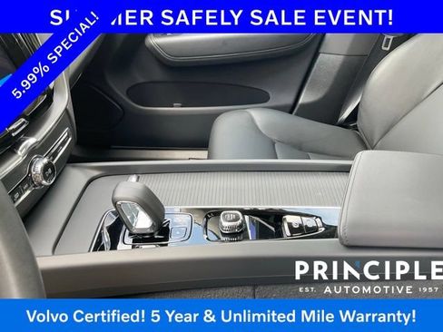 Certified 2024 Volvo XC60 B5 Core AWD/4WD image 17