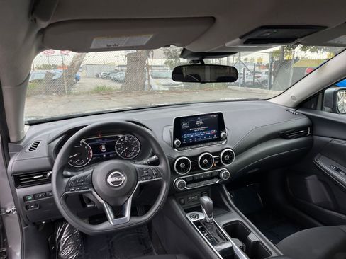 Used 2025 Nissan Sentra SV image 33