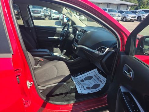 Used 2016 Dodge Journey SE w/ Flexible Seating Group FWD image 9