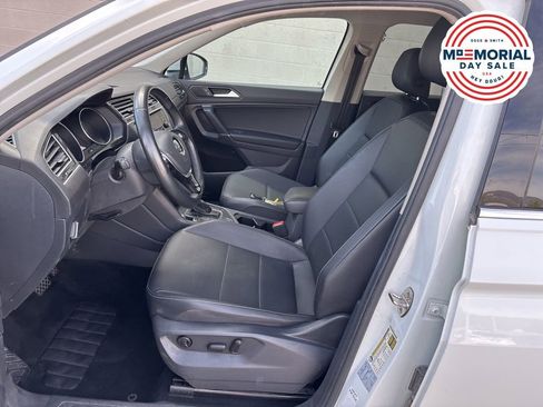 Used 2020 Volkswagen Tiguan SE AWD/4WD image 12
