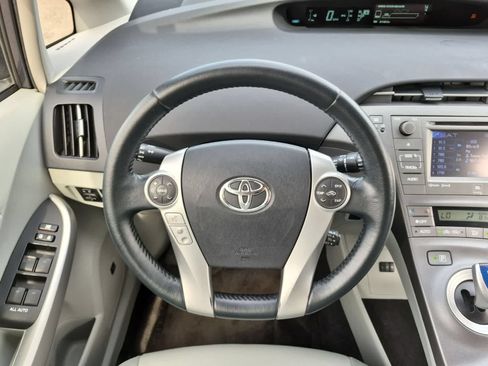 Used 2013 Toyota Prius Four FWD image 22