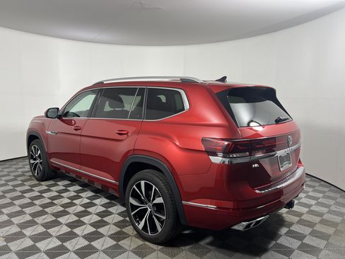 Used 2024 Volkswagen Atlas SEL Premium R-Line AWD/4WD image 2