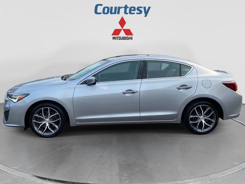 Used 2022 Acura ILX w/ Premium Package FWD image 2