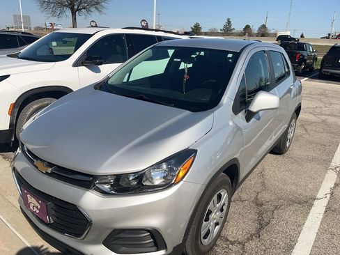 Used 2017 Chevrolet Trax LS image 1