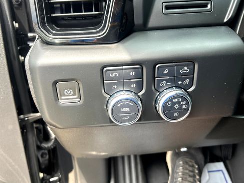 Used 2023 GMC Sierra 1500 AT4 w/ AT4 Premium Package image 8