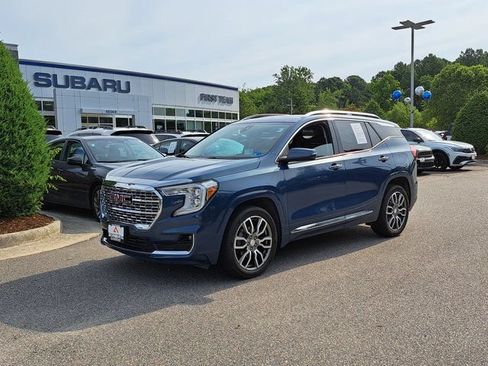 Used 2024 GMC Terrain Denali w/ Denali Premium Package AWD/4WD image 2