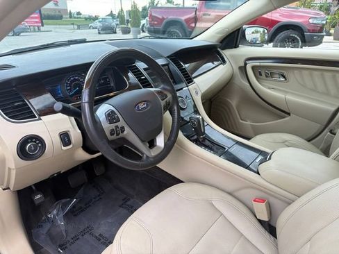 Used 2015 Ford Taurus Limited w/ Equipment Group 301A FWD image 9