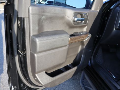 Used 2019 Chevrolet Silverado 1500 LT Trail Boss AWD/4WD image 17
