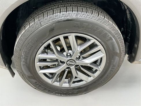 Used 2023 Nissan Rogue S image 30