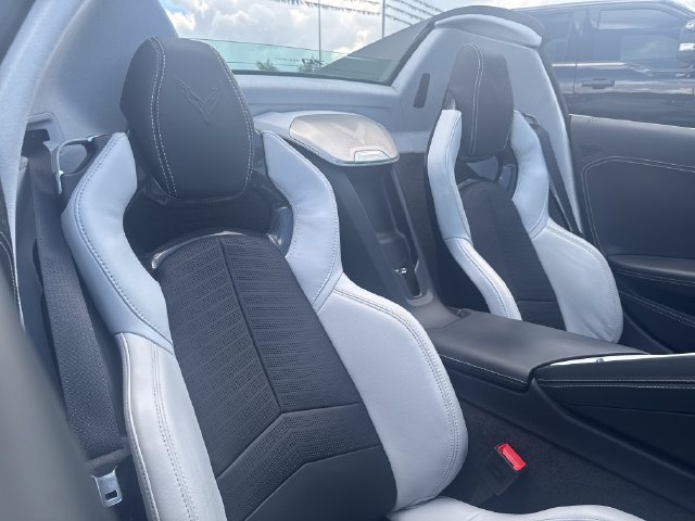 Used 2023 Chevrolet Corvette Stingray Premium Conv w/ Z51 Performance Package RWD image 37