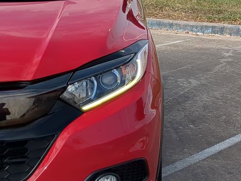 Used 2020 Honda HR-V Sport image 10