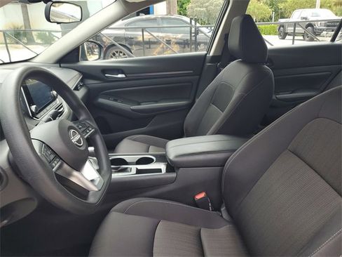 Used 2024 Nissan Altima 2.5 SV image 20