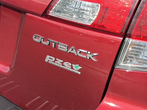 Used 2013 Subaru Outback 2.5i Premium AWD/4WD image 27