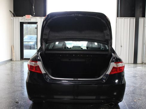 Used 2017 Toyota Camry SE image 21