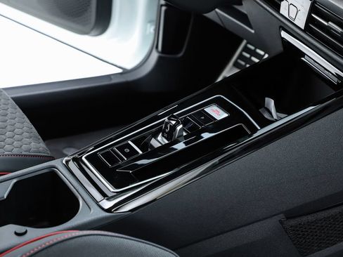 New 2026 Volkswagen GTI SE FWD image 32