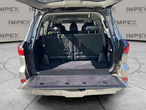 Used 2016 Lexus LX 570 4WD image 32