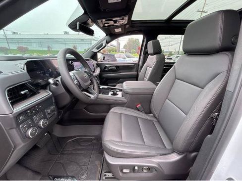 New 2026 Chevrolet Tahoe Z71 w/ Comfort Package AWD/4WD image 17