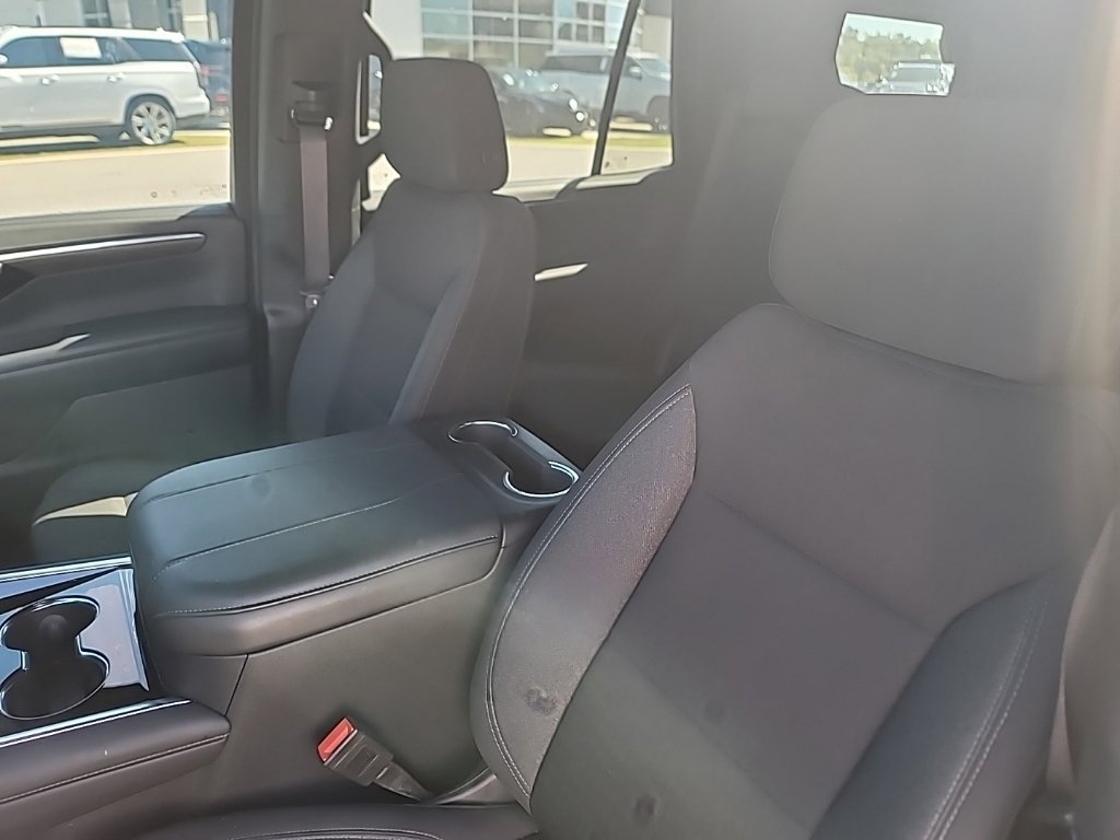 Used 2025 Chevrolet Tahoe LS RWD image 9