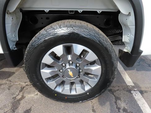 Used 2022 Chevrolet Silverado 2500 Custom w/ Custom Value Package image 14