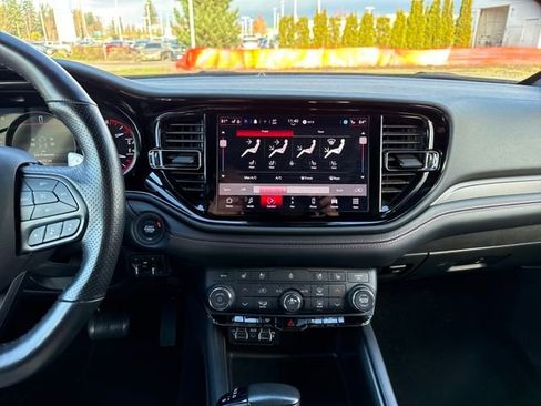 Used 2024 Dodge Durango GT image 21