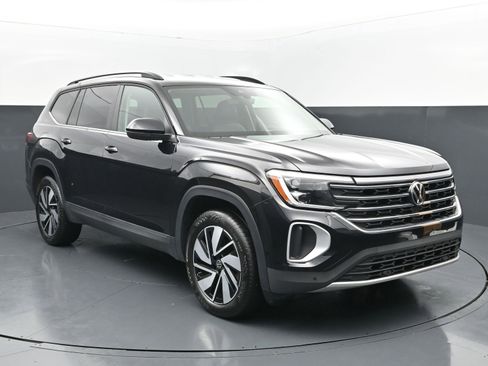 Used 2025 Volkswagen Atlas SE AWD/4WD image 7
